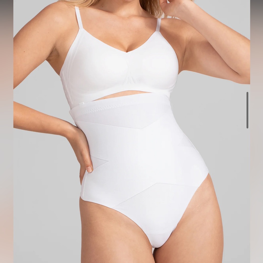 Honeylove White Seamless Shapewear Bodysuit - SuperPower Thong